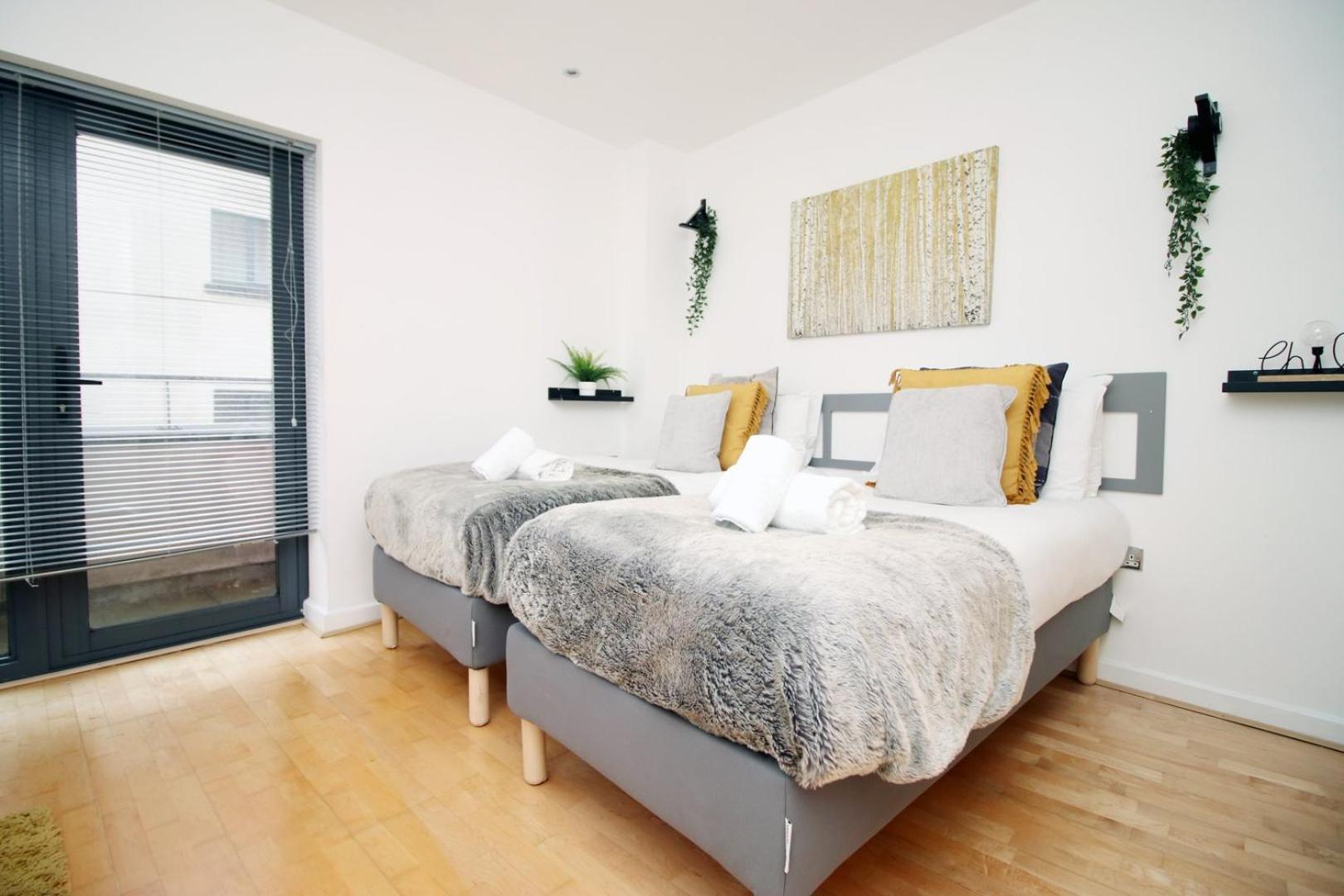 Centrally Located Spacious 2Br | Cohost Partners Кардифф Экстерьер фото