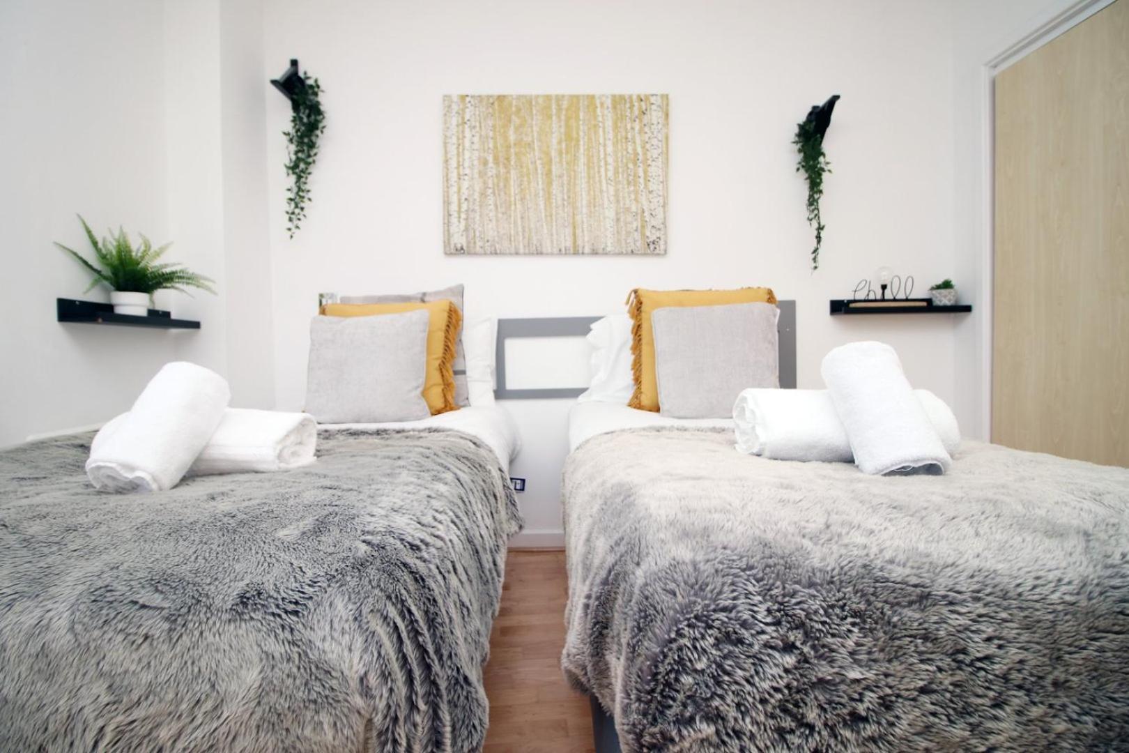 Centrally Located Spacious 2Br | Cohost Partners Кардифф Экстерьер фото