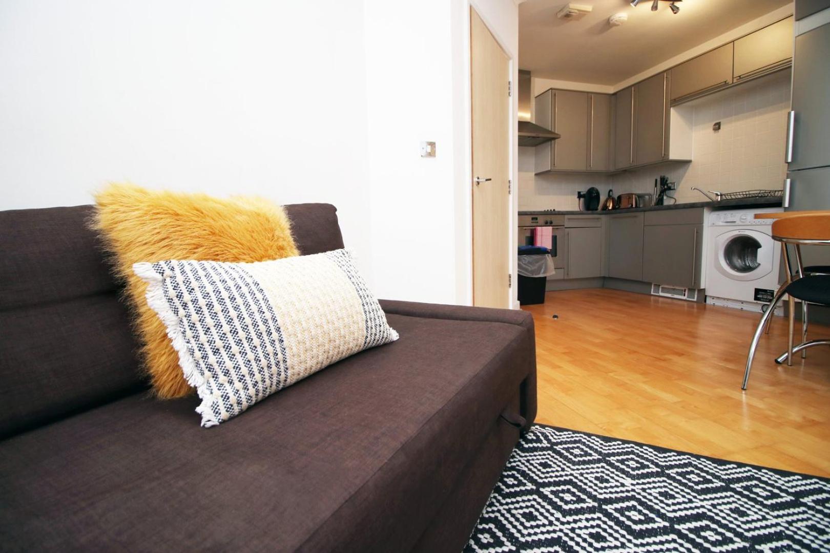 Centrally Located Spacious 2Br | Cohost Partners Кардифф Экстерьер фото