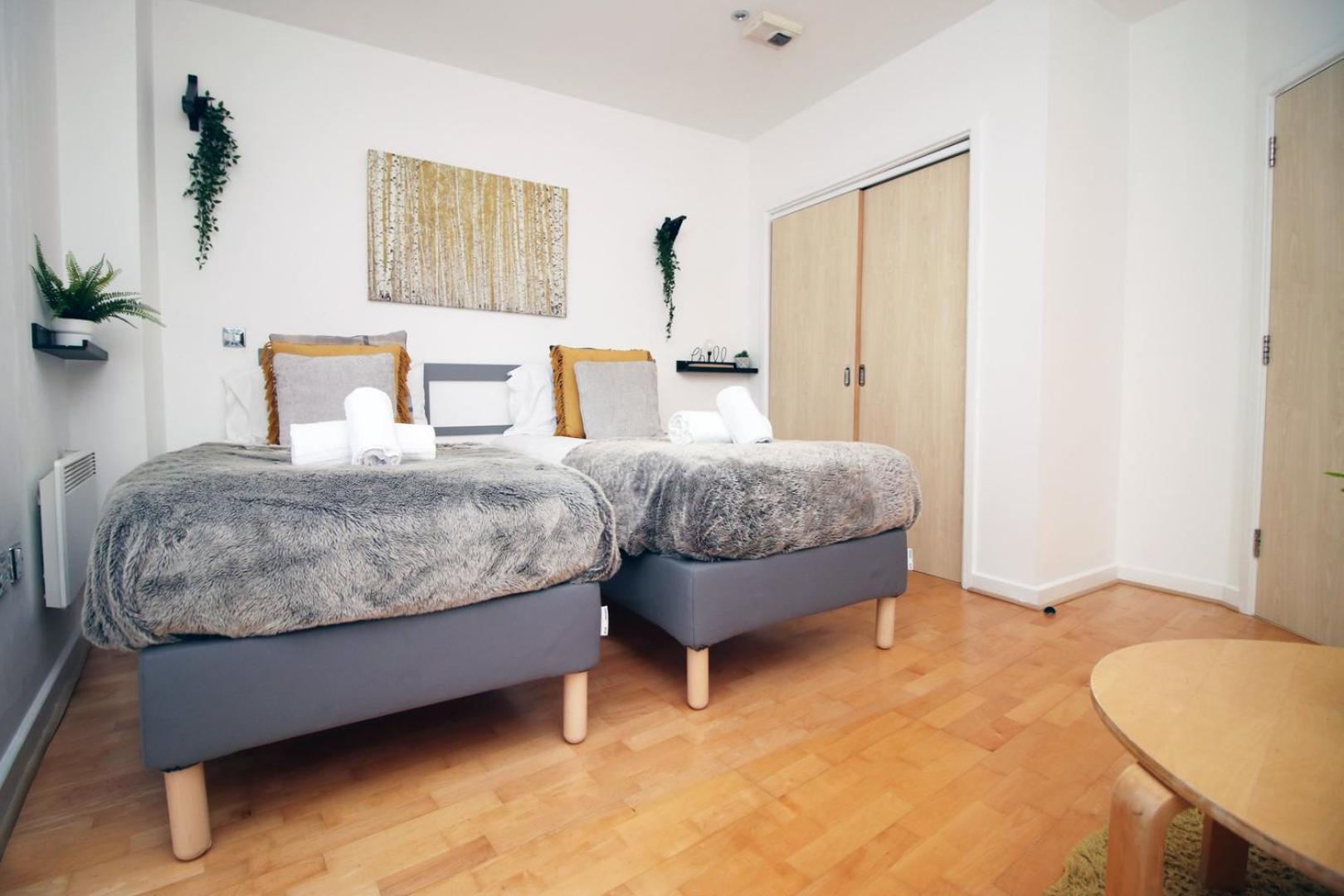 Centrally Located Spacious 2Br | Cohost Partners Кардифф Экстерьер фото