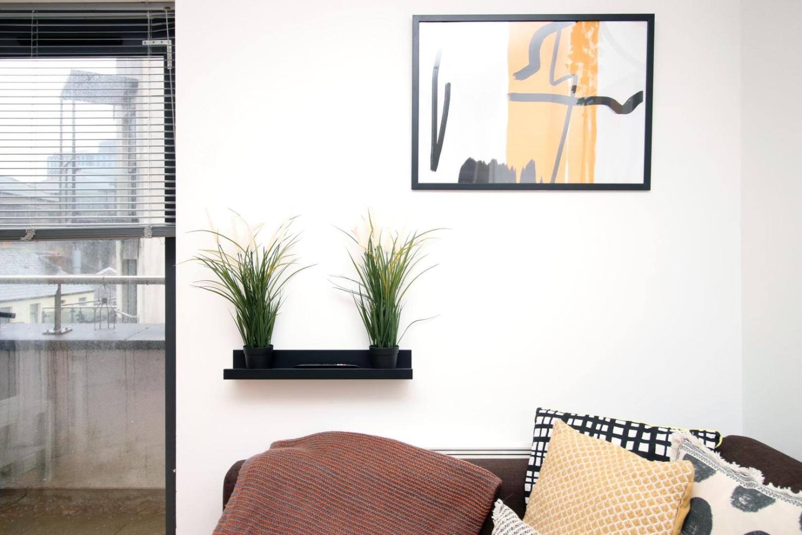 Centrally Located Spacious 2Br | Cohost Partners Кардифф Экстерьер фото