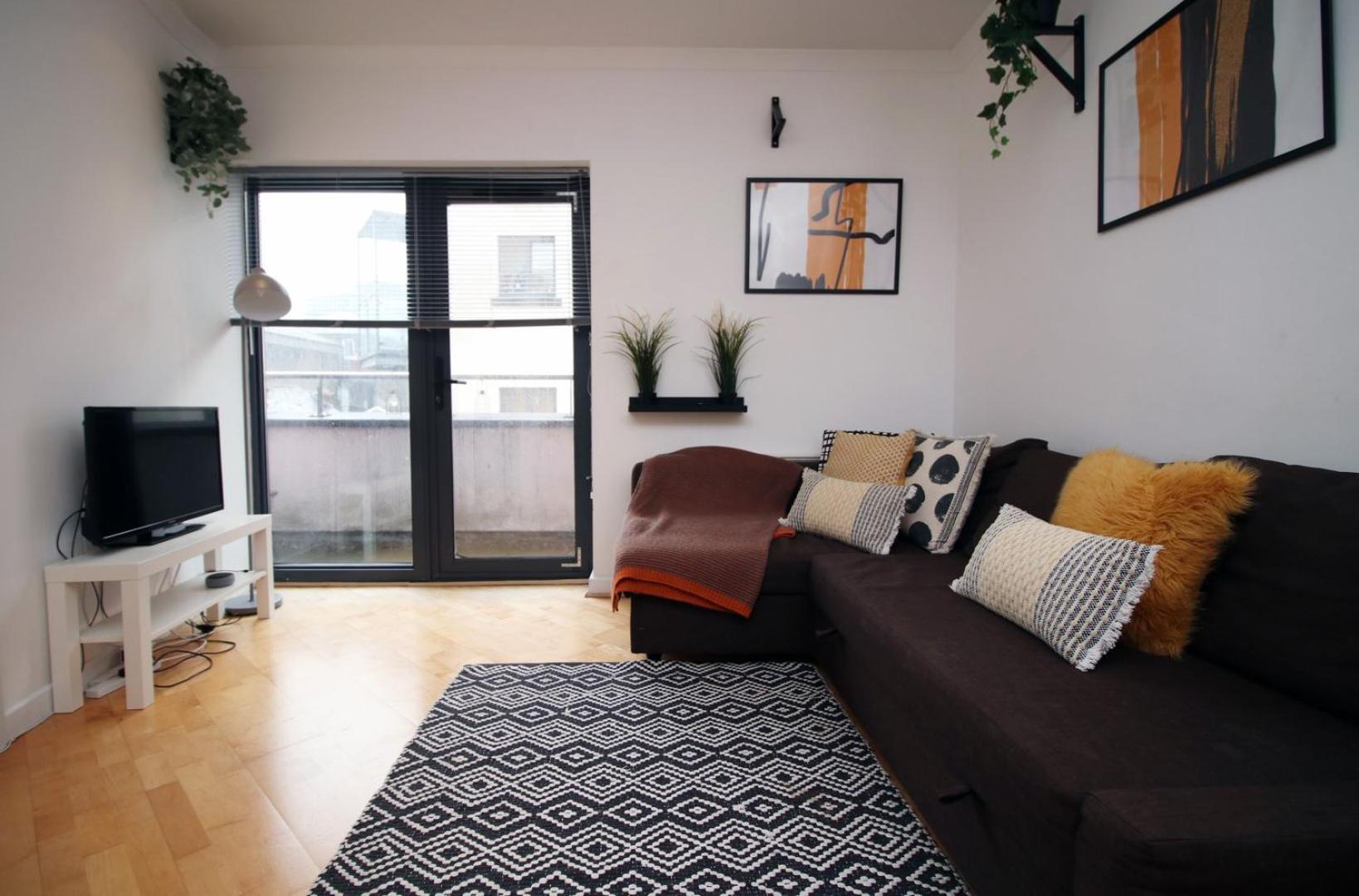 Centrally Located Spacious 2Br | Cohost Partners Кардифф Экстерьер фото