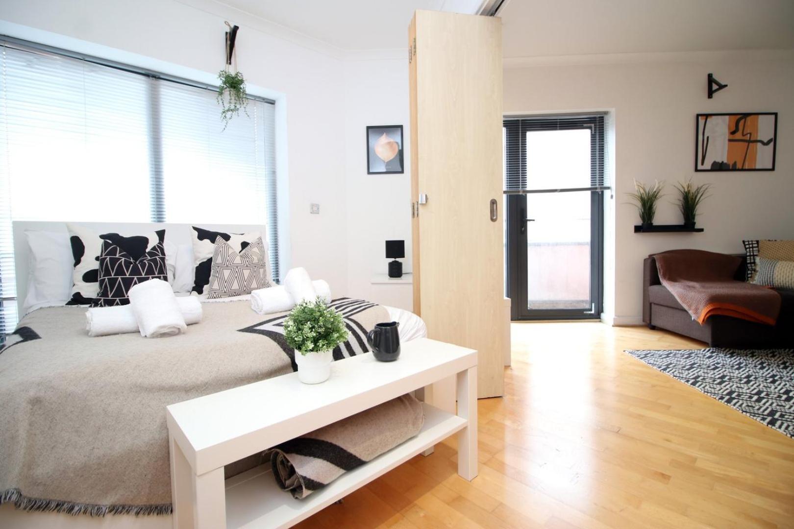 Centrally Located Spacious 2Br | Cohost Partners Кардифф Экстерьер фото